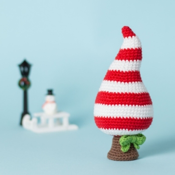 Candy Cane Christmas Tree amigurumi pattern by Planet Piu