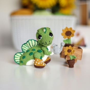 Dinosaur Spinosaurus Salvador amigurumi pattern by Loopy Pattern
