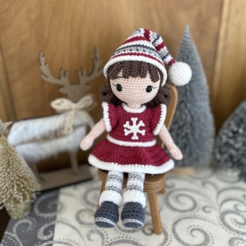 Nolwenn, the christmas doll amigurumi pattern by Galounette Crochete