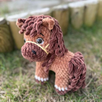 Hazel the little horse amigurumi pattern by DanArtEstonia