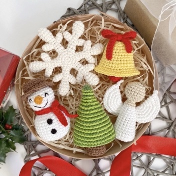 Christmas ornament set amigurumi pattern by AmiGuide