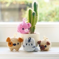 Mini Pug Dog amigurumi by DIY Fluffies