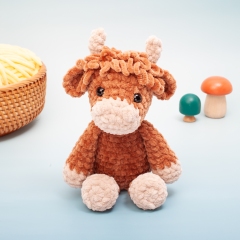 Highland cow amigurumi pattern by Diminu