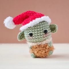 Mini Christmas Elves amigurumi pattern by Khuc Cay