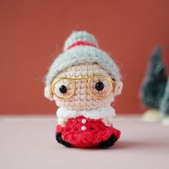 Mini Christmas Grandparents amigurumi by Khuc Cay