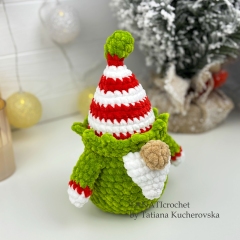 Christmas Elf Gnome amigurumi pattern by TANATIcrochet