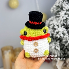 Christmas FROG family amigurumi pattern by TANATIcrochet