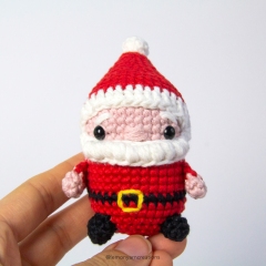 Mini Santa Claus amigurumi pattern by Lemon Yarn Creations