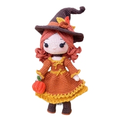 Lila a romantic witch amigurumi pattern by Conmismanoss