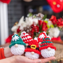 Plush gnome ornaments amigurumi pattern by Mufficorn