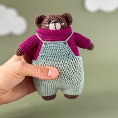 Barry the Gardener Bear amigurumi pattern by Pracownia Blask