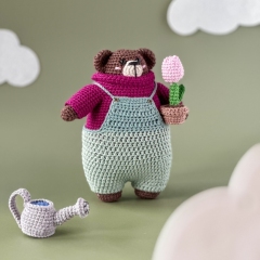 Barry the Gardener Bear amigurumi by Pracownia Blask