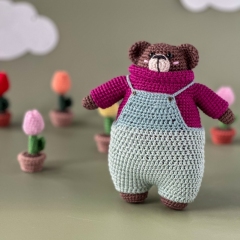 Barry the Gardener Bear amigurumi pattern by Pracownia Blask