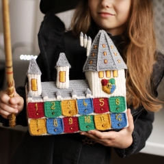 Hogwarts Castle Advent Calendar amigurumi pattern by Loopy Pattern