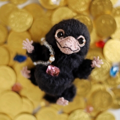 Niffler Teddy amigurumi pattern by Loopy Pattern