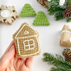 Christmas garland with house & tree amigurumi by AmiGuide