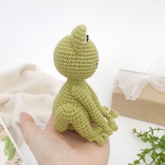 Friendly green frog toy  amigurumi pattern by AmiGuide