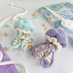 Little jellyfish keychain amigurumi pattern by AmiGuide