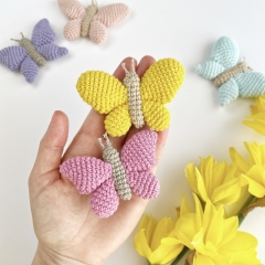 Mini butterfly set amigurumi pattern by AmiGuide