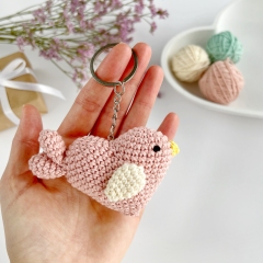 Sweet heart birds ornament amigurumi pattern by AmiGuide