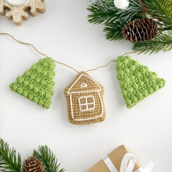 Christmas garland with house & tree