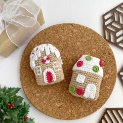 Gingerbread houses ornament