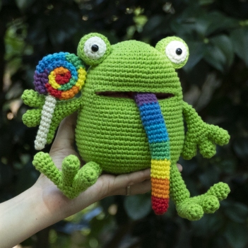 Rainbow Lollipop Frog amigurumi pattern by MevvSan