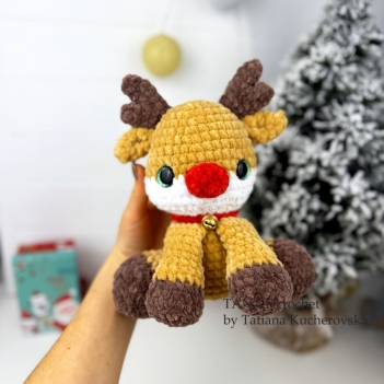 Christmas Deer amigurumi pattern by TANATIcrochet