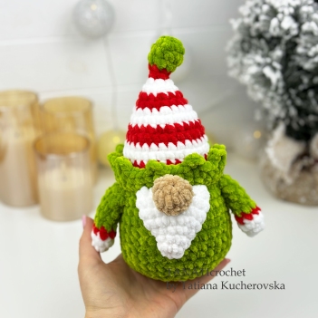 Christmas Elf Gnome amigurumi pattern by TANATIcrochet