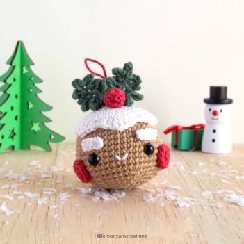Gingerbread Bauble amigurumi pattern by Lemon Yarn Creations