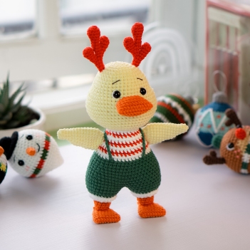 Coach Quackmas amigurumi pattern