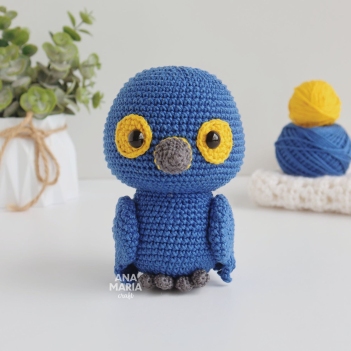 Araci, the Blue Macaw amigurumi pattern by Ana Maria Craft