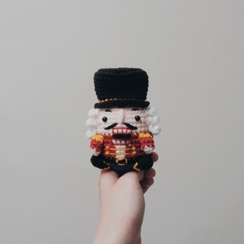 PETITE NUTCRACKER amigurumi pattern