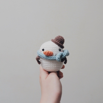 PETITE SNOWMAN amigurumi pattern
