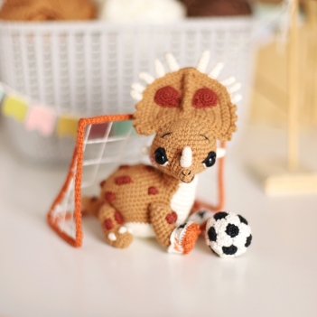 Dinosaur Styracosaurus Kelly amigurumi pattern by Loopy Pattern