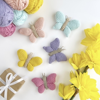 Mini butterfly set amigurumi pattern by AmiGuide
