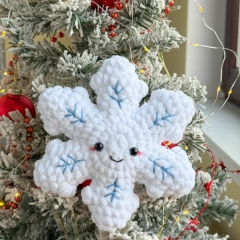 Crochet Plush Snowflake amigurumi pattern by RNata
