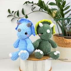 Triceratops amigurumi pattern by TANATIcrochet