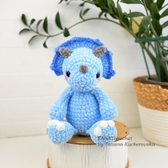 Triceratops amigurumi by TANATIcrochet