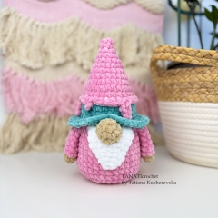 Valentines Gnome amigurumi by TANATIcrochet