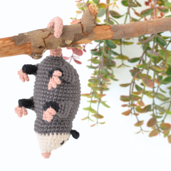 Polly the Opossum amigurumi by Elisas Crochet