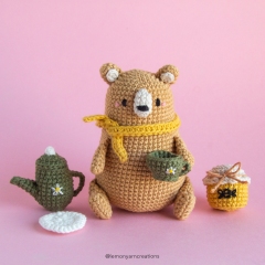 Bernie the Bear amigurumi pattern by Lemon Yarn Creations