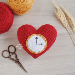 Heart Clock amigurumi pattern by Ana Maria Craft