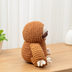 Crochet Lazy Sloth amigurumi by The Loop Story