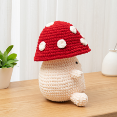Crochet Mushroom amigurumi by The Loop Story