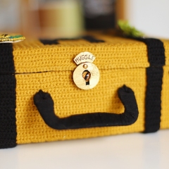 Hufflepuff Suitcase + 4 fan badges amigurumi by Loopy Pattern