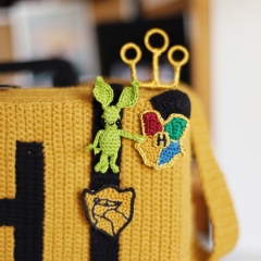 Hufflepuff Suitcase + 4 fan badges amigurumi pattern by Loopy Pattern