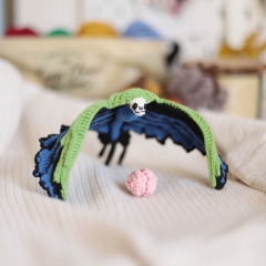 Swooping evil amigurumi by Loopy Pattern