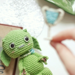 Gryndilow Glimmer Fantastic beast amigurumi pattern by Crochery