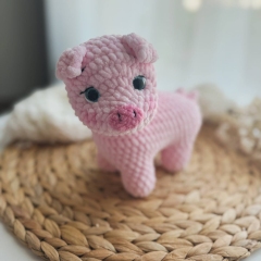 Poppy the pig amigurumi pattern by DanArtEstonia